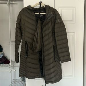 Great condition light weight pack able Calvin Klein jacket